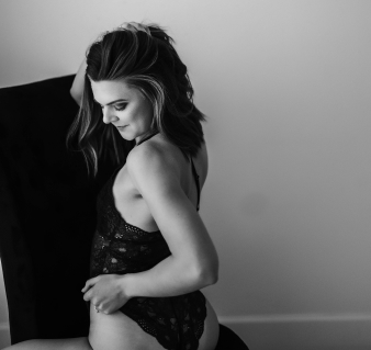 intimate boudoir photography in tri-cities